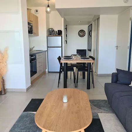 T2 Avec Terrasse Et Parking - Centre Port, Cap D'agde - Fr-1-249-401 *