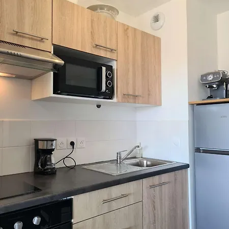 T2 Avec Terrasse Et Parking - Centre Port, Cap D'agde - Fr-1-249-401 Lägenhet *